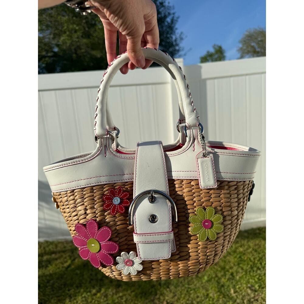 COACH RARE limited edition 2004 Vintage Coach Flowered Straw bag #4443